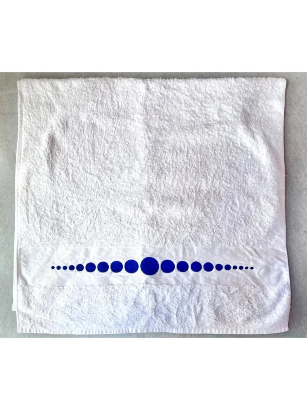 Jonathan Adler Bath Towel 50X20 Cotton White with Blue Polka Dots Design Mod